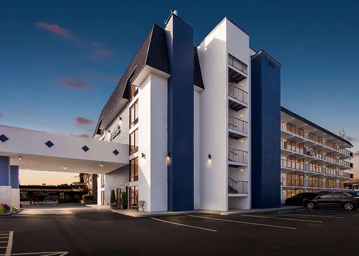 Golf hotel: Clarion Inn & Suites Near The Leconte Center Pigeon Forge